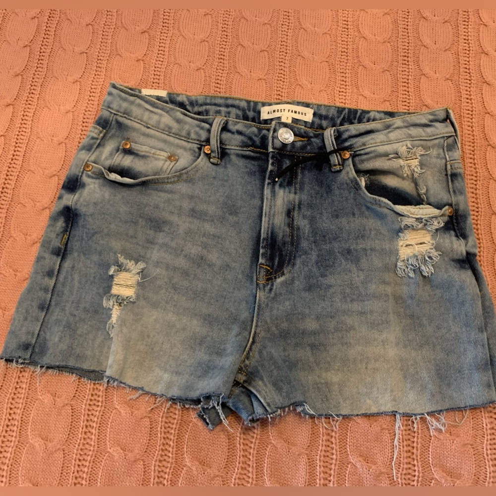 New ALMOST FAMOUS Blue Jean SHORTS Distressed Denim Cut-off Junior size 7 NWOT